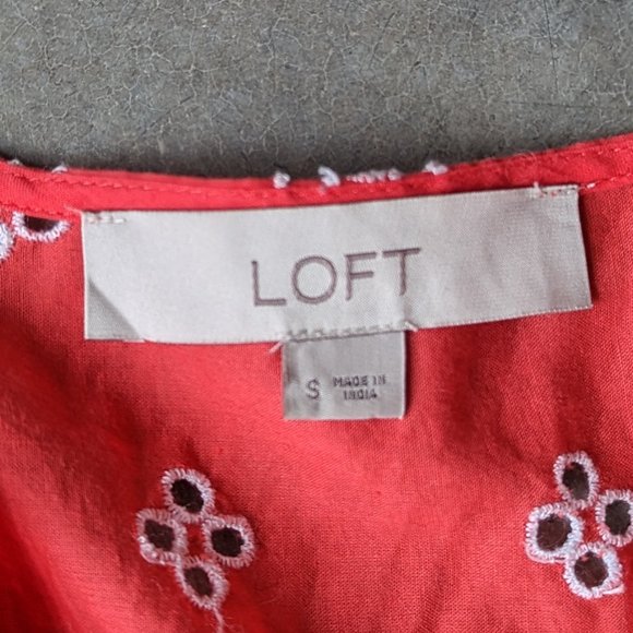 LOFT Coral Red Floral Eyelet Embroidery Ruffle Flutter V-Neck Blouse small - Picture 6 of 8